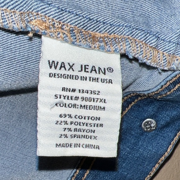 Wax Jean Women’s Button Down Cropped Blue Denim Jacket SZ 2XL - Picture 6 of 12